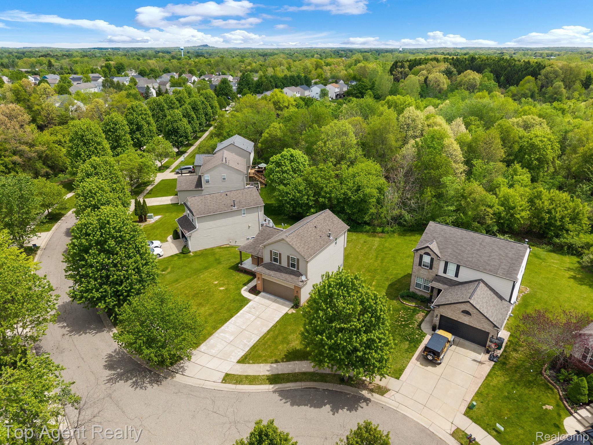 907 Deer Valley Road Holly, MI 48442 - Photo 34 of 44 31-web-or-mls-33_907 deer valley rd_032.jpg