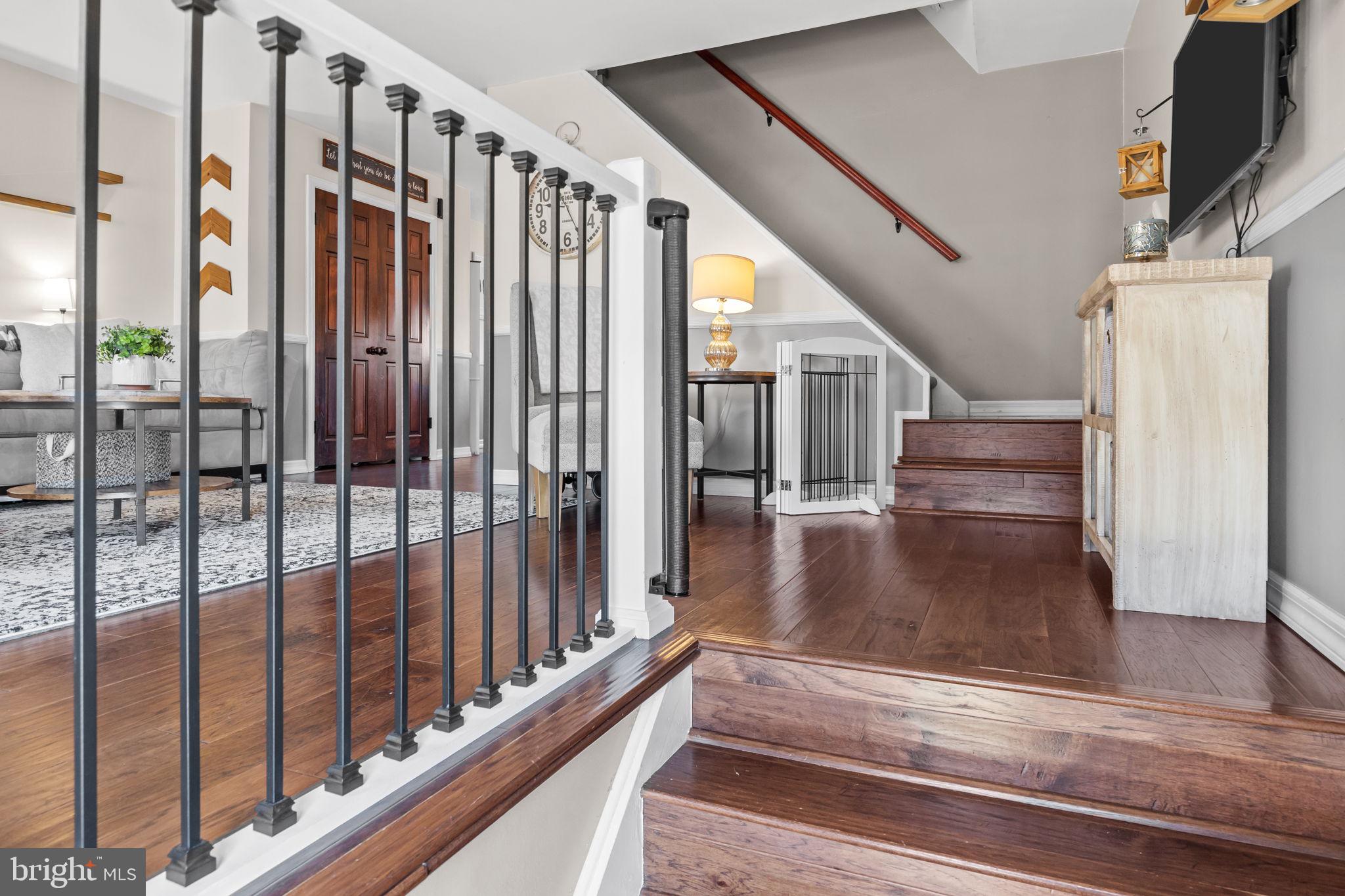 215 Wickley Road Philadelphia, PA 19154 - Photo 3 of 25 Foyer