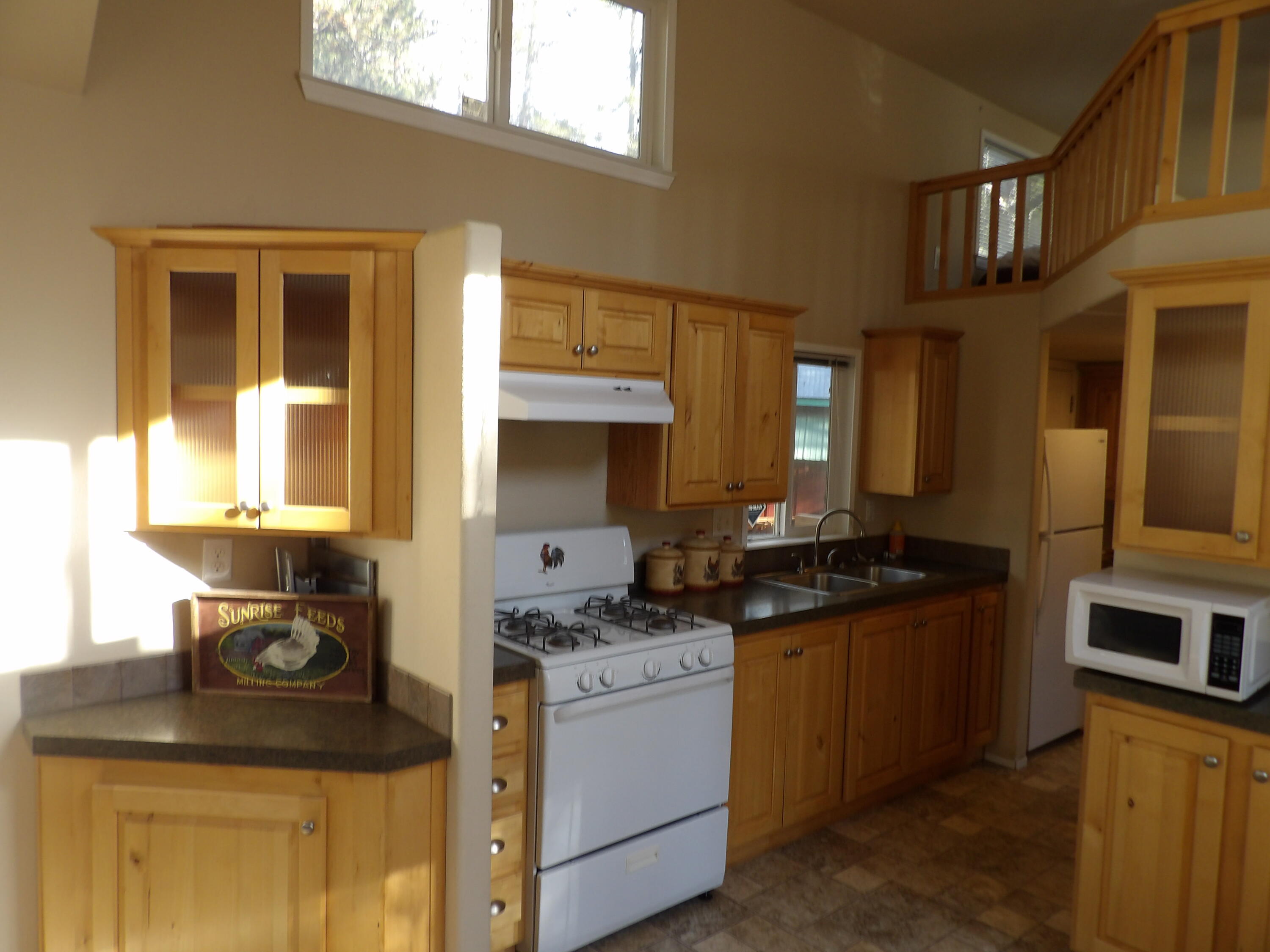 52390 Dustan Road La Pine, OR 97739 - Photo 7 of 18 Tiny Home Kitchen