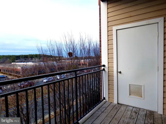 $299,900 | 3840 Lightfoot Street, Unit 345, Chantilly, VA 20151