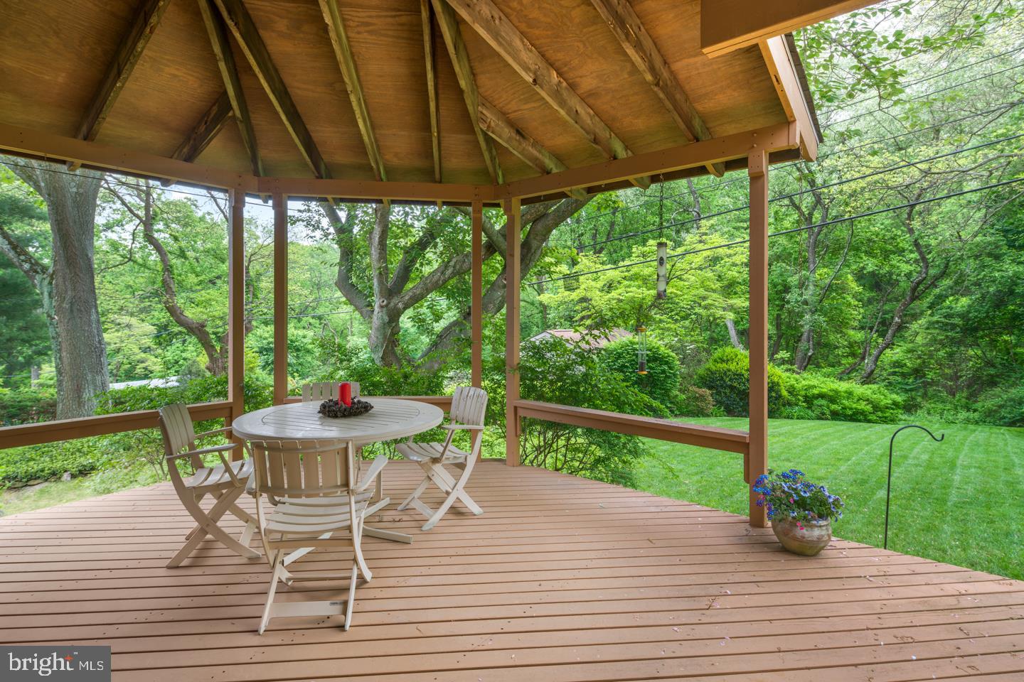 8406 Chippewa Road Philadelphia, PA 19128 - Photo 14 of 38 Covered deck