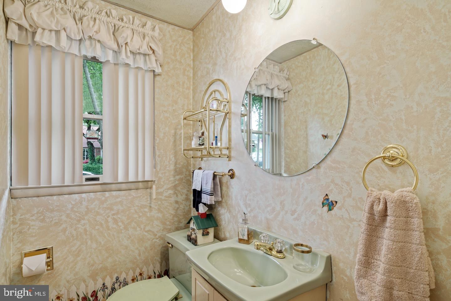 8406 Chippewa Road Philadelphia, PA 19128 - Photo 22 of 38 Half bath