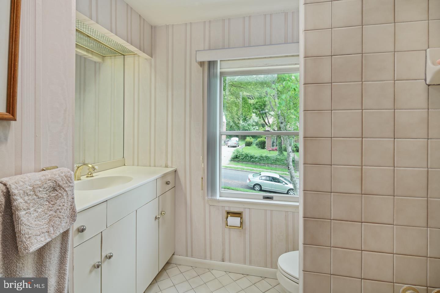 8406 Chippewa Road Philadelphia, PA 19128 - Photo 34 of 38 Full bathroom