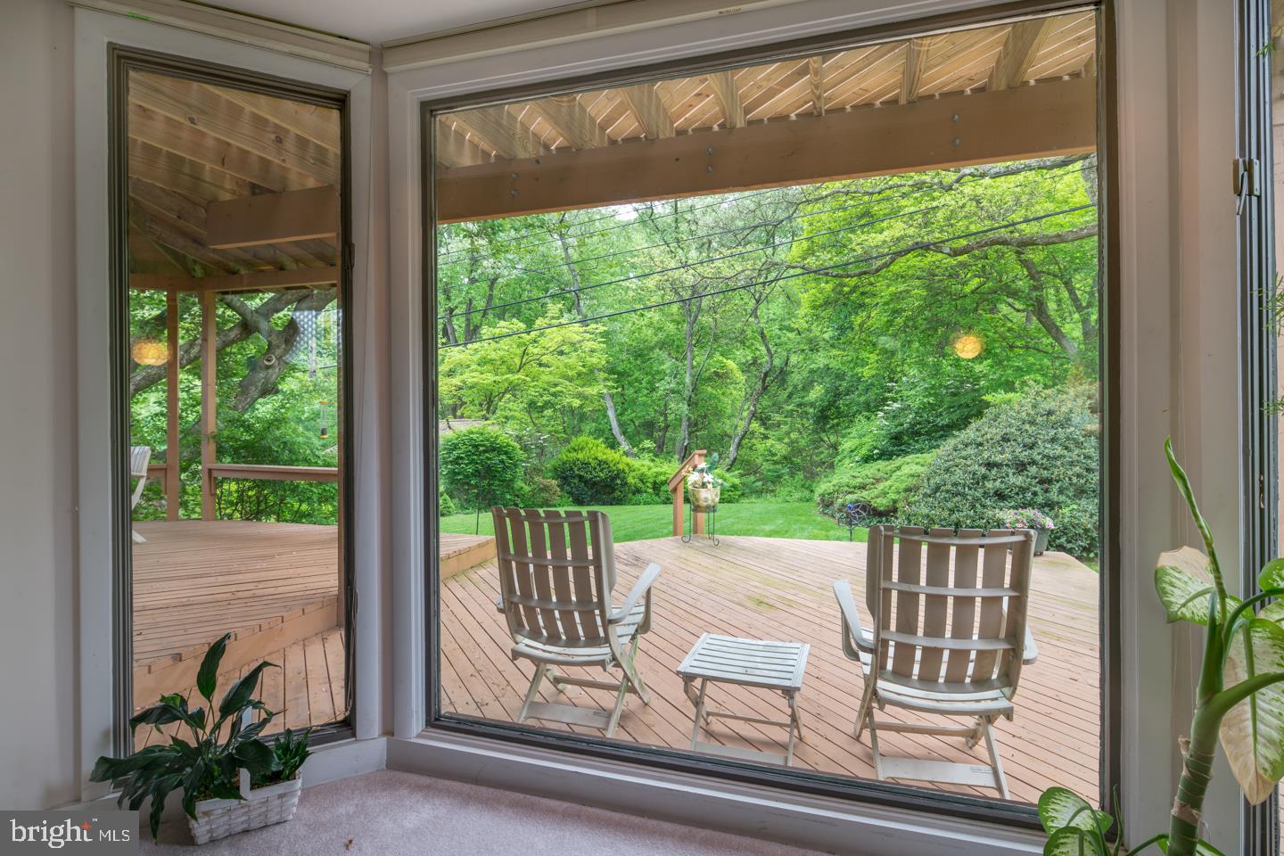 8406 Chippewa Road Philadelphia, PA 19128 - Photo 6 of 38 Floor to ceiling bay window