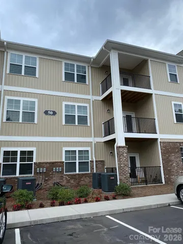 $1,185 | 90 Riverside Drive, Hickory, NC 28601