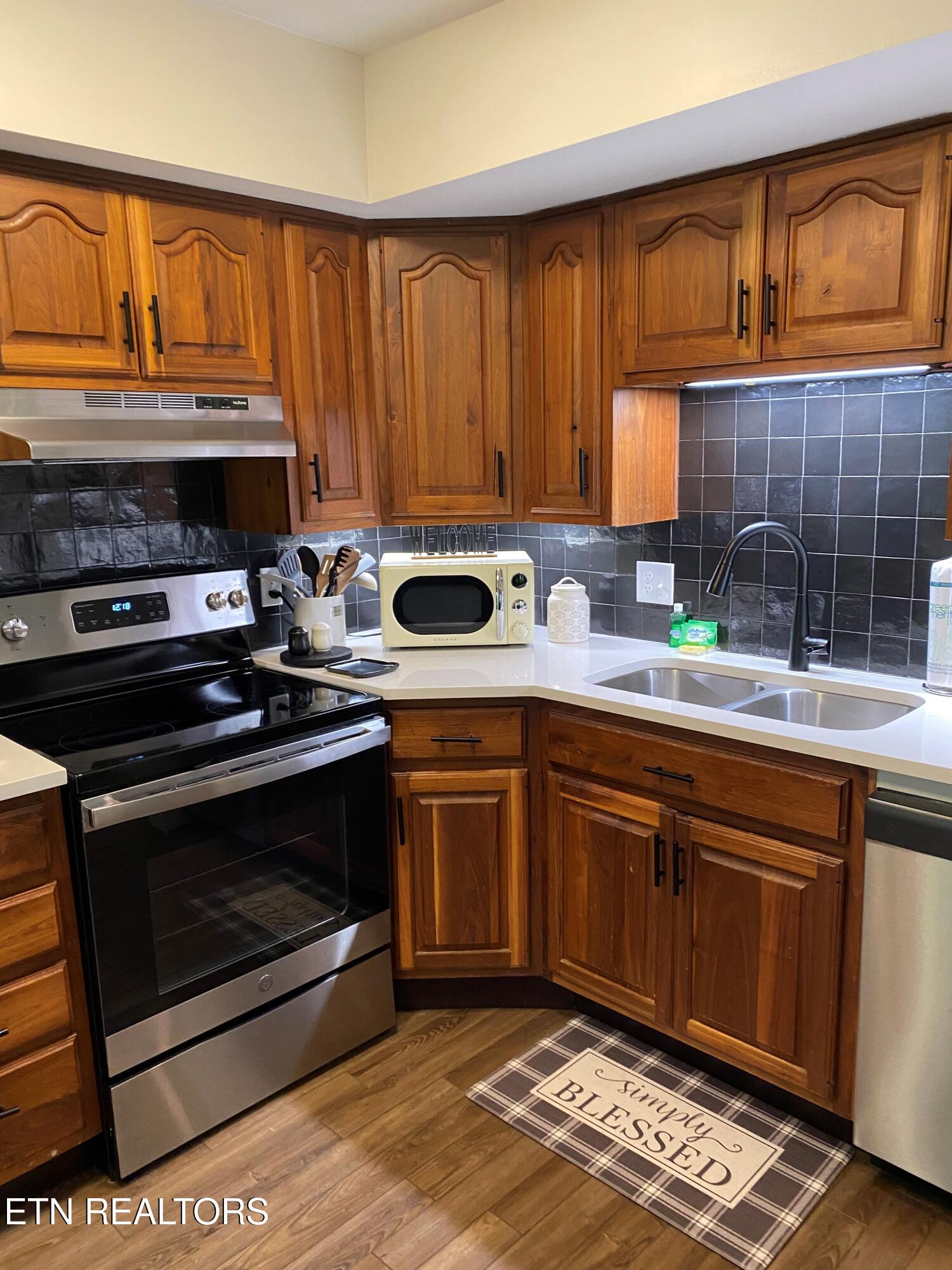 815 Hunters Run Road, Unit 1 Townsend, TN 37882 - Photo 7 of 24 7