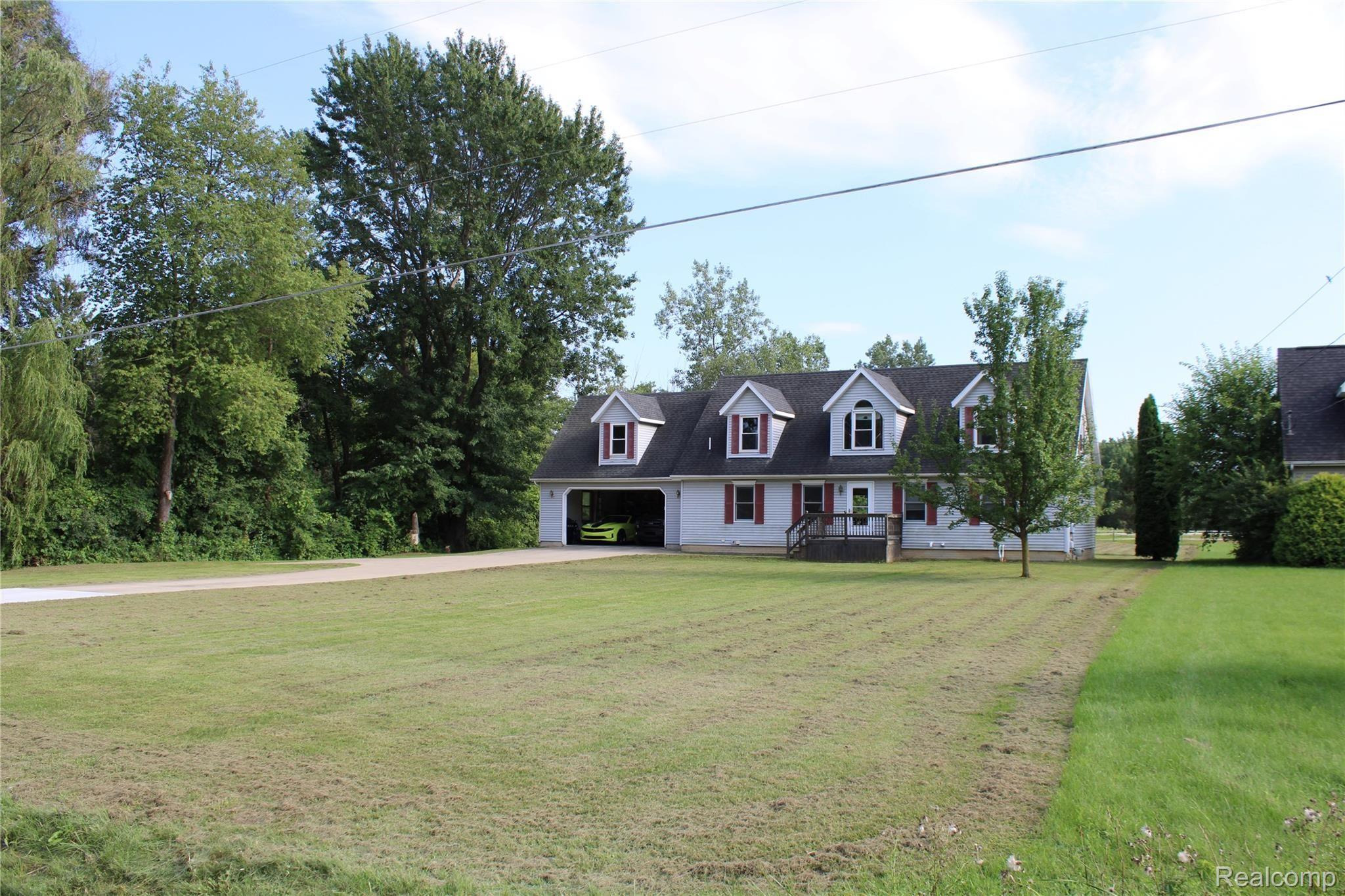 7203 Coldwater Road Flushing, MI 48433 - Photo 3 of 72 IMG_1534.JPG