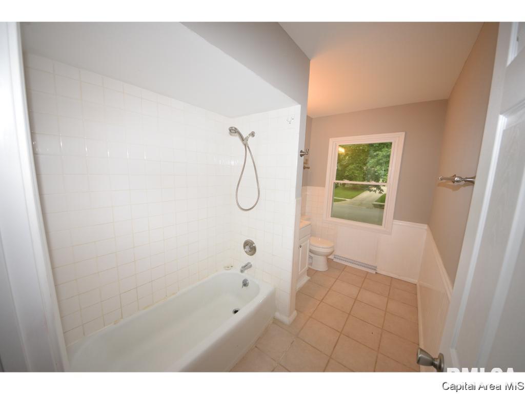 504 Kenyon Drive Springfield, IL 62704 - Photo 11 of 22