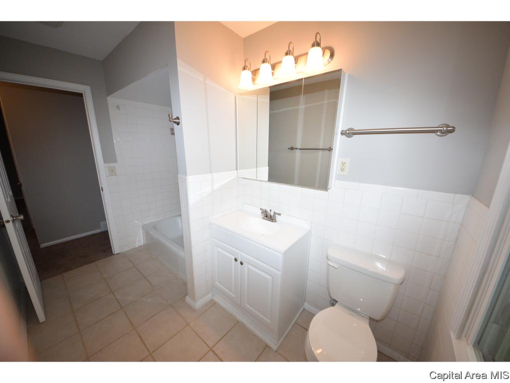 504 Kenyon Drive Springfield, IL 62704 - Photo 12 of 22