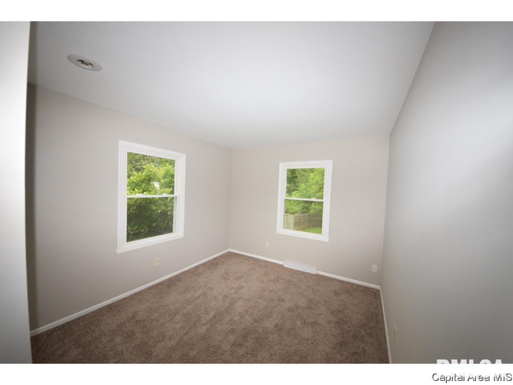 504 Kenyon Drive Springfield, IL 62704 - Photo 14 of 22