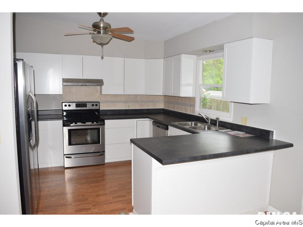 504 Kenyon Drive Springfield, IL 62704 - Photo 5 of 22