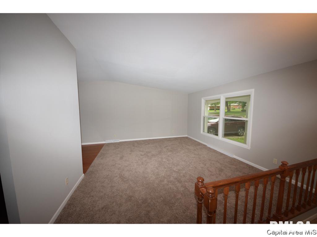 504 Kenyon Drive Springfield, IL 62704 - Photo 6 of 22