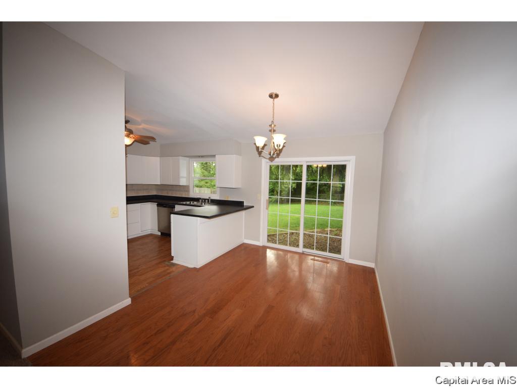 504 Kenyon Drive Springfield, IL 62704 - Photo 7 of 22