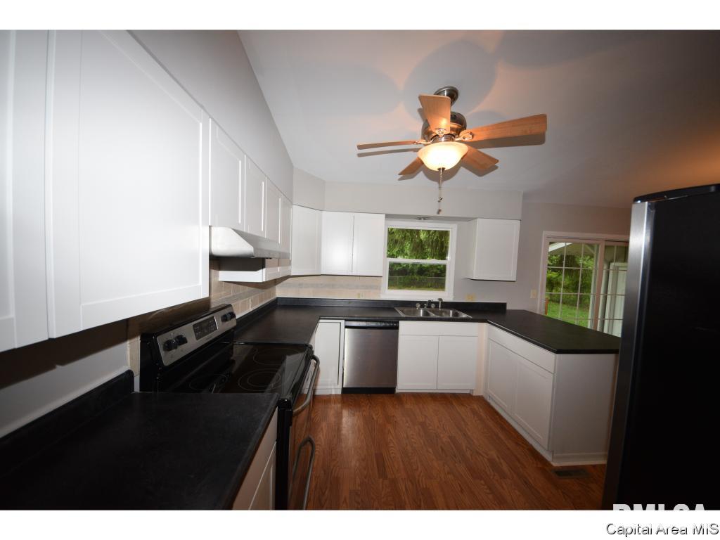 504 Kenyon Drive Springfield, IL 62704 - Photo 9 of 22