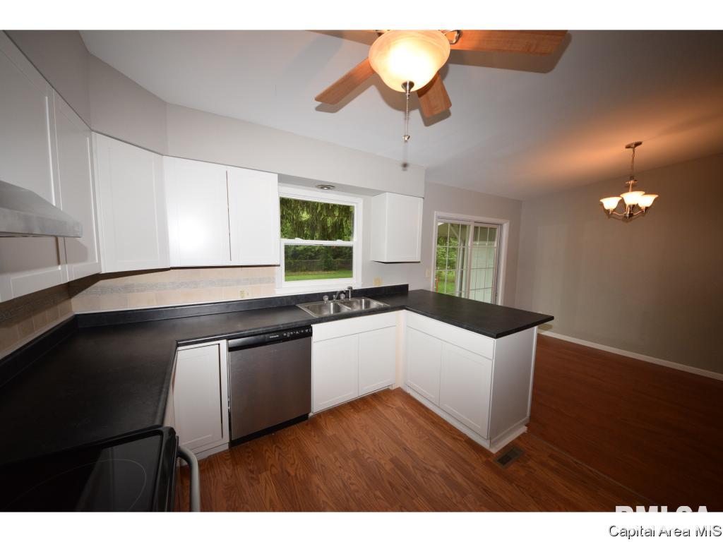 504 Kenyon Drive Springfield, IL 62704 - Photo 10 of 22