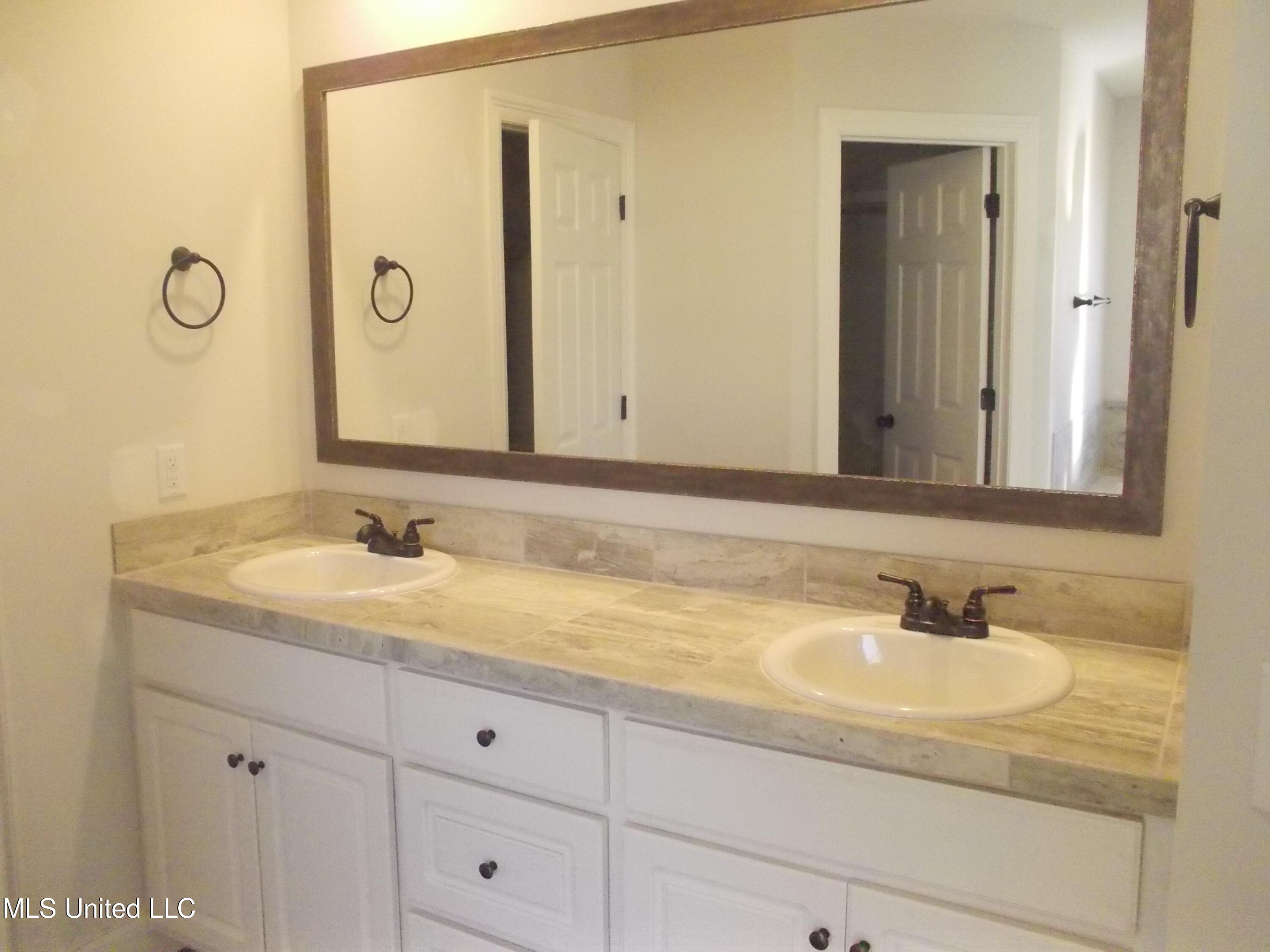 121 Rotherfield Place Canton, MS 39046 - Photo 7 of 9 DSCN0395