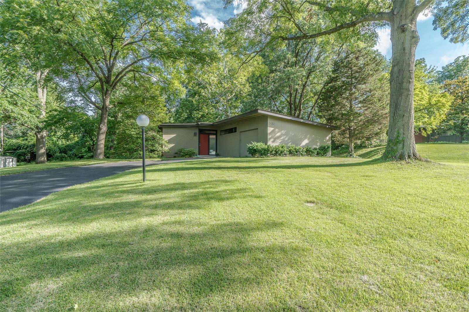 2410 St Giles Road St. Louis, MO 63122 - Photo 2 of 41