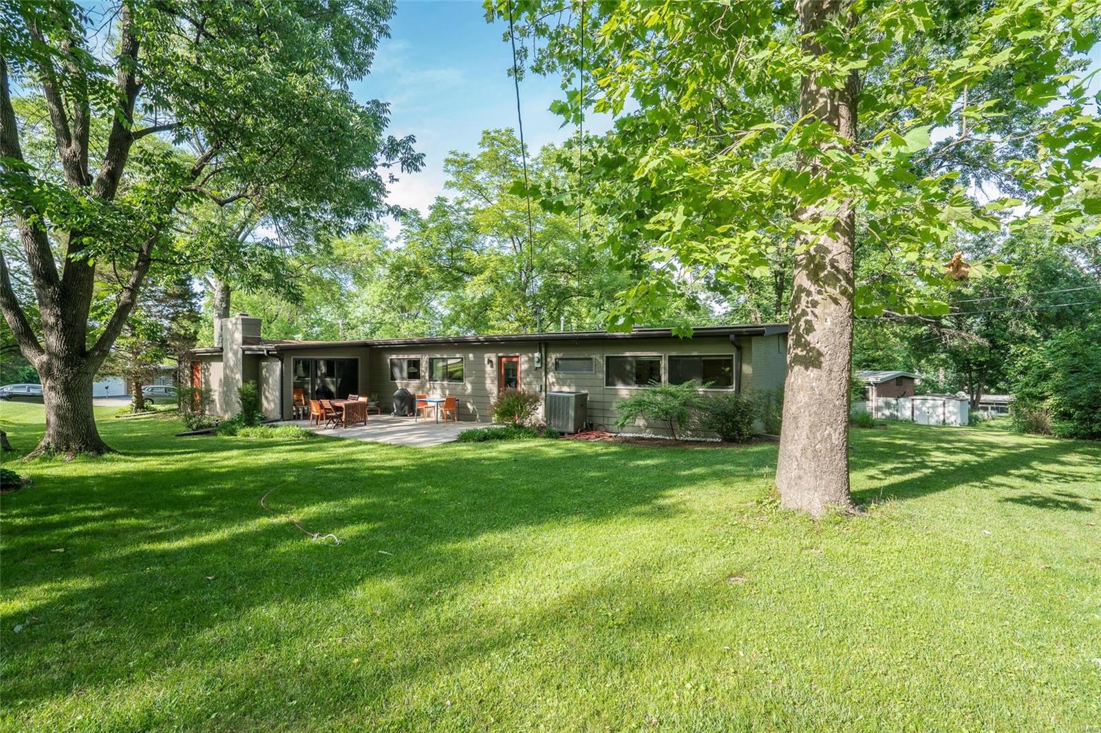 2410 St Giles Road St. Louis, MO 63122 - Photo 3 of 41