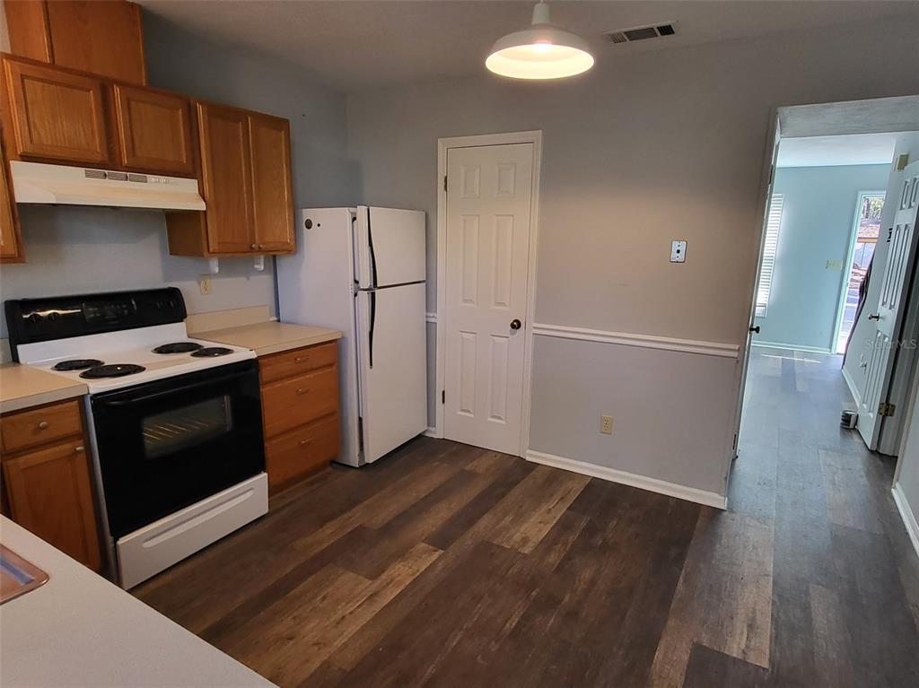 3727 Southwest 28th Terrace, Unit 2 Gainesville, FL 32608 - Photo 4 of 19