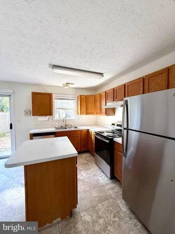 $1,850 | 9926 West Midland Way, Fredericksburg, VA 22408