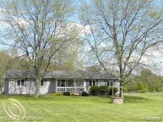 1460 North Gregory Road Fowlerville, MI 48836 - Photo 2 of 24 Sprawling Ranch.jpg