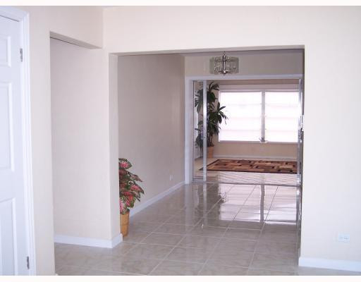 7695 Overlook Road Lantana, FL 33462 - Photo 8 of 12 Den/Family/Great Room