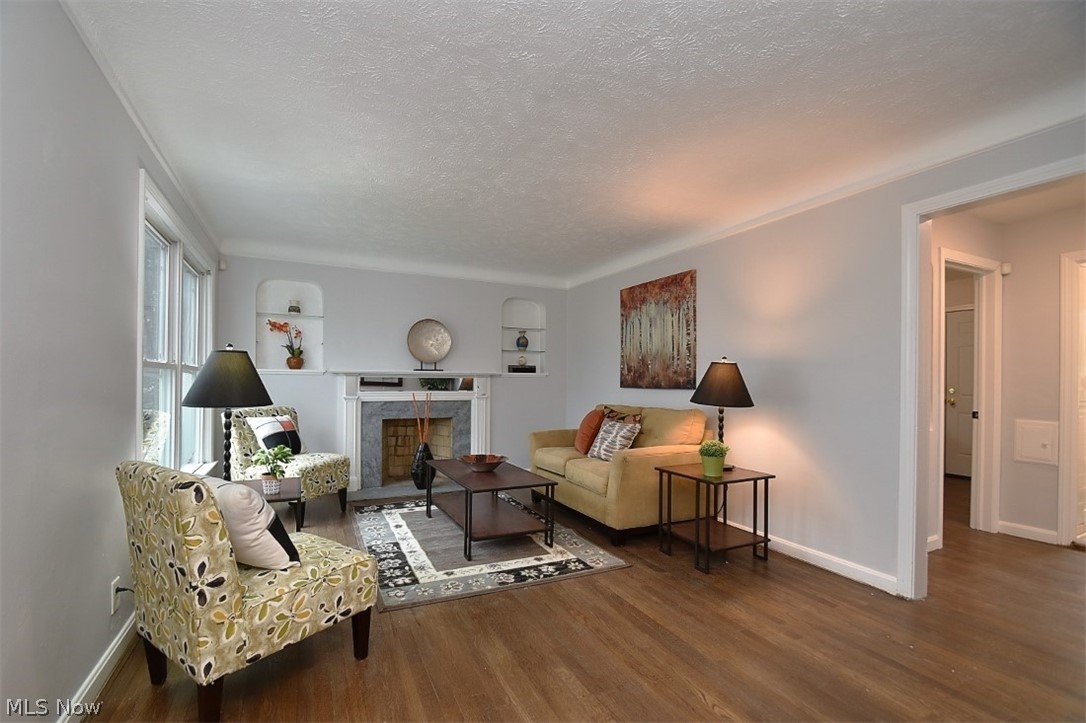 4105 Harwood Road Cleveland, OH 44121 - Photo 4 of 34