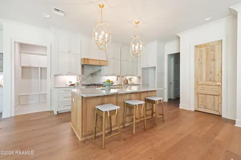 $860,000 | 117 Leaning Oak Drive, Lafayette, LA 70508