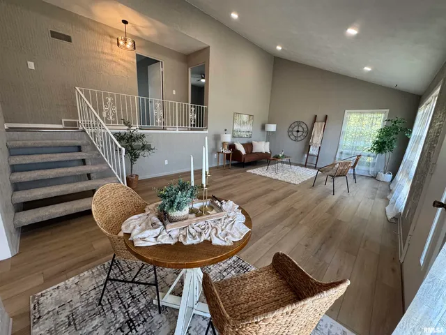 $200,000 | 742 State Highway 94, Aledo, IL 61231