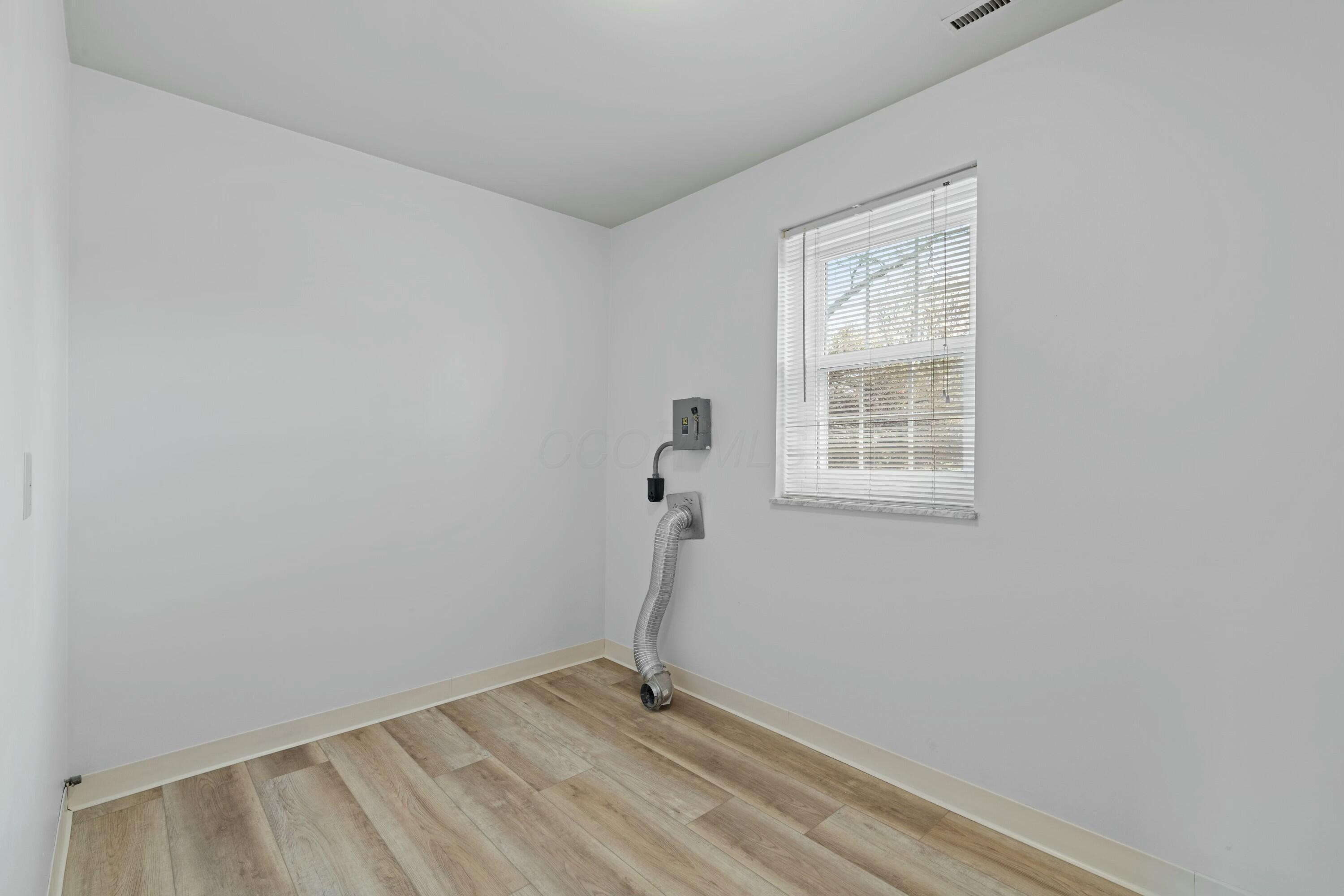 2500 Lytham Road Upper Arlington, OH 43220 - Photo 45 of 69 Lower Level Laundry