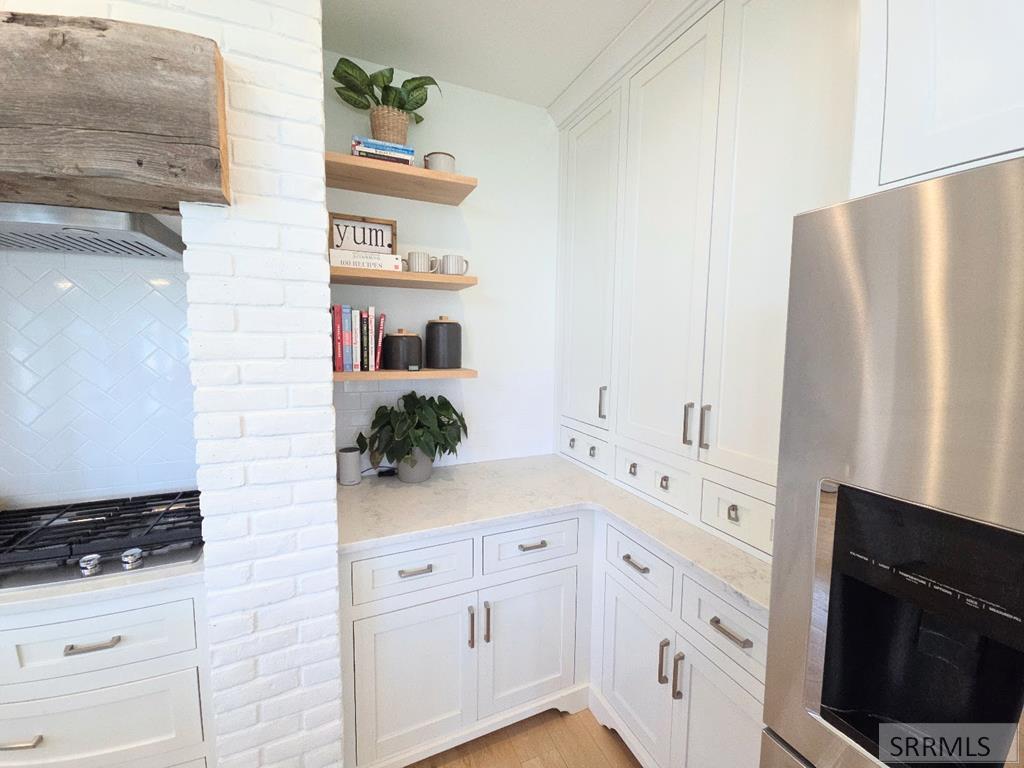 2155 Foothill Road Idaho Falls, ID 83401 - Photo 14 of 78 LOTS OF CABINETS & DRAWERS!