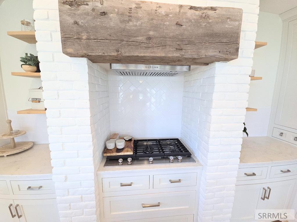 2155 Foothill Road Idaho Falls, ID 83401 - Photo 16 of 78 GAS COOK TOP!