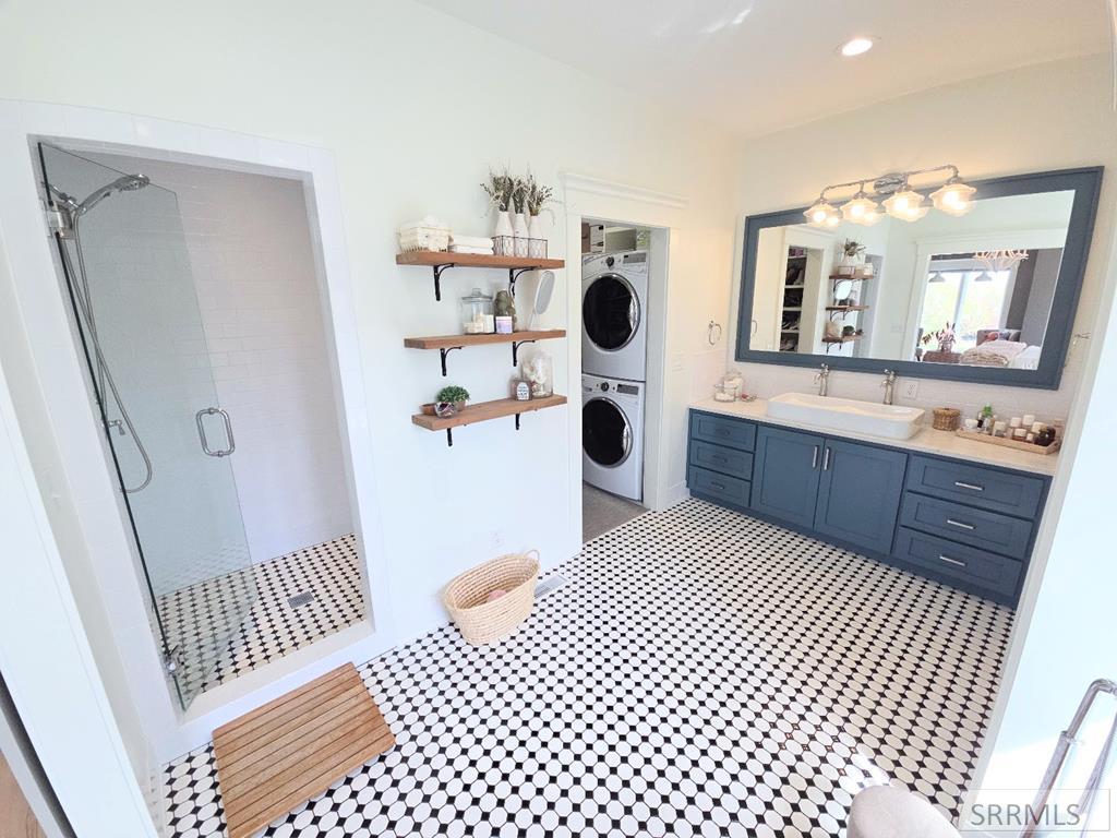 2155 Foothill Road Idaho Falls, ID 83401 - Photo 32 of 78 TILED FLOOR & SEPRATE SHOWER !