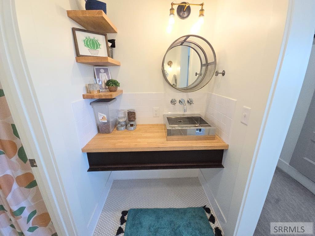 2155 Foothill Road Idaho Falls, ID 83401 - Photo 51 of 78 FLOATING VANITY