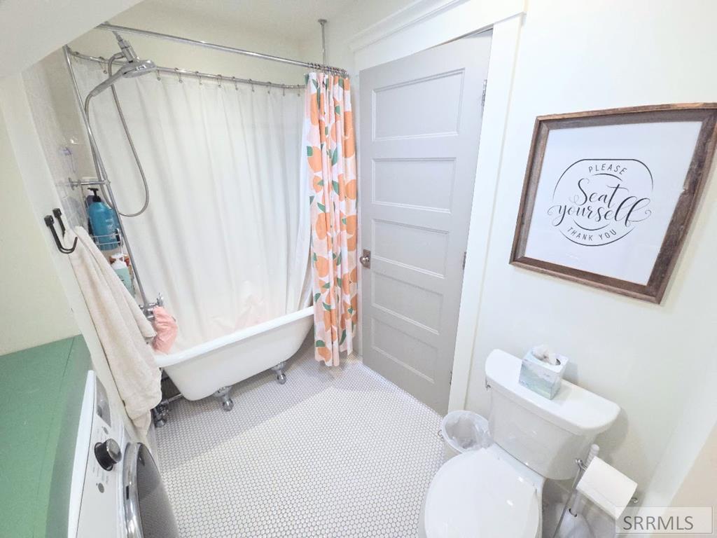 2155 Foothill Road Idaho Falls, ID 83401 - Photo 53 of 78 CLAWFOOT TUB!