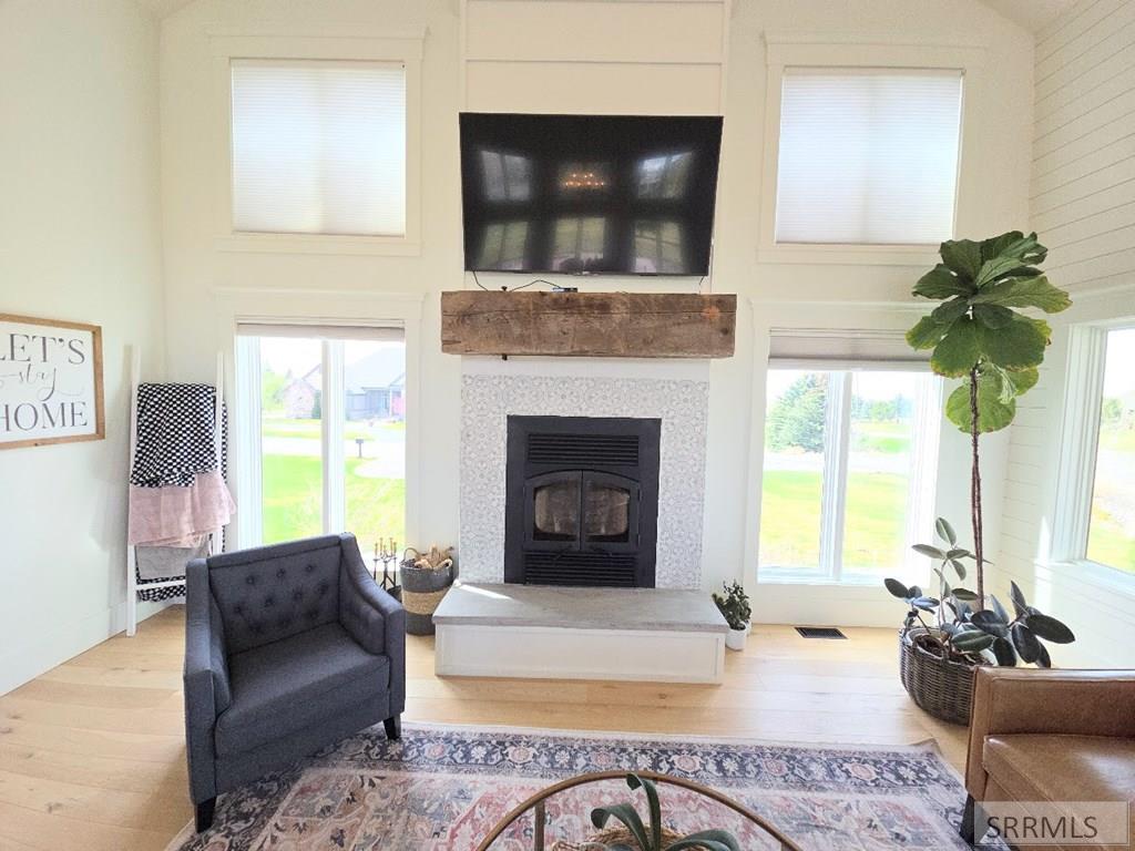 2155 Foothill Road Idaho Falls, ID 83401 - Photo 7 of 78 ATTRACTIVE FIREPLACE!