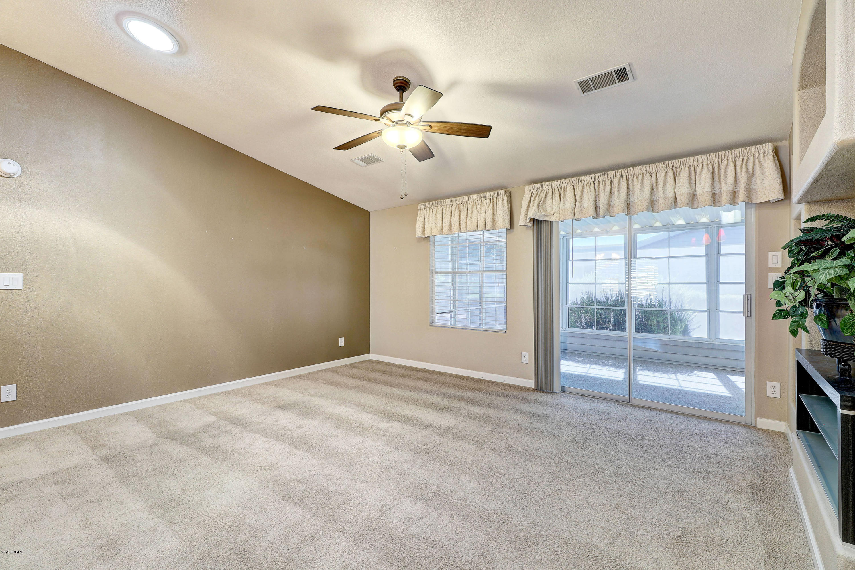 2550 South Ellsworth Road, Unit 165 Mesa, AZ 85209 - Photo 6 of 23 Great Room