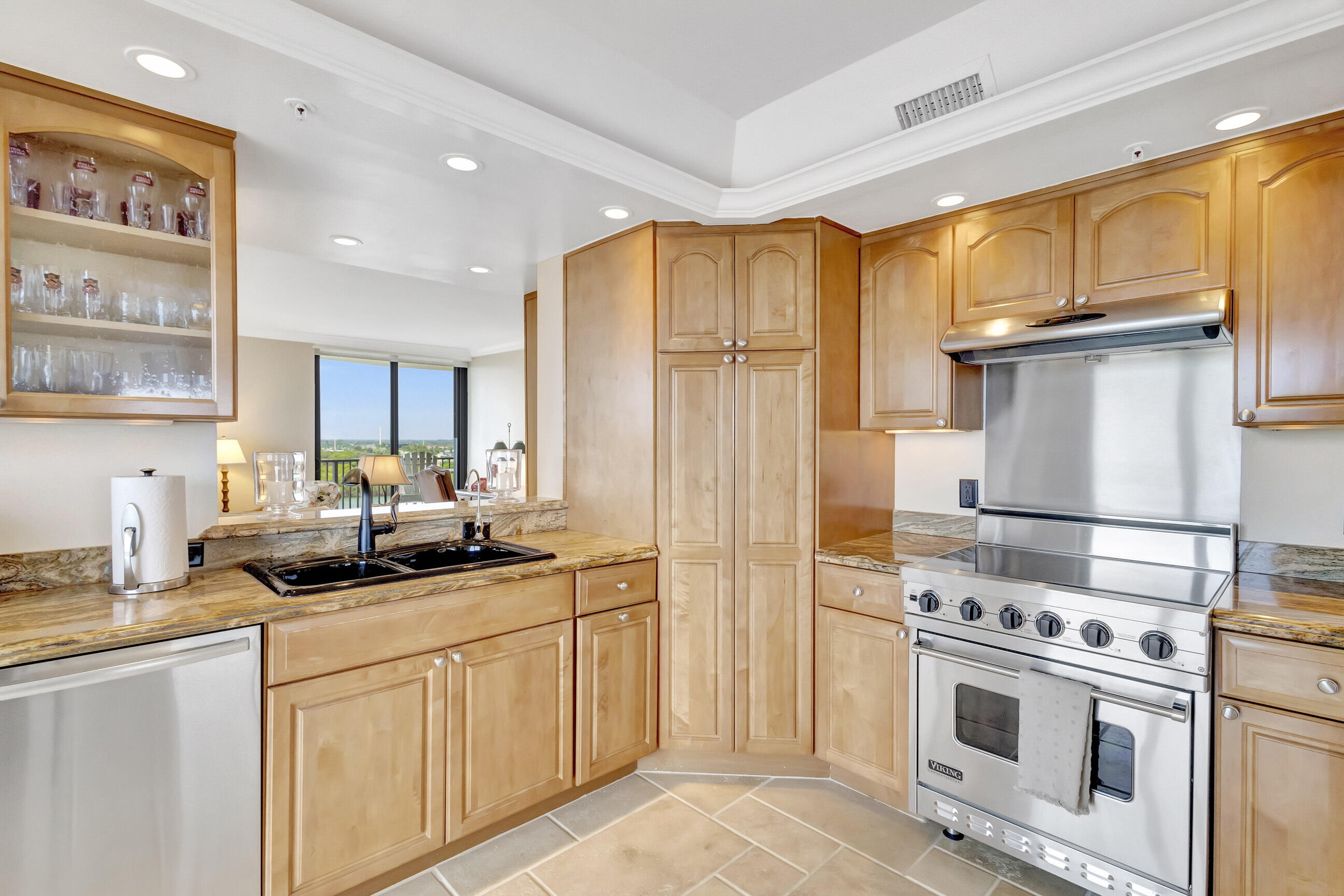 400 South Beach Road, Unit 804 Tequesta, FL 33469 - Photo 17 of 65 Kitchen