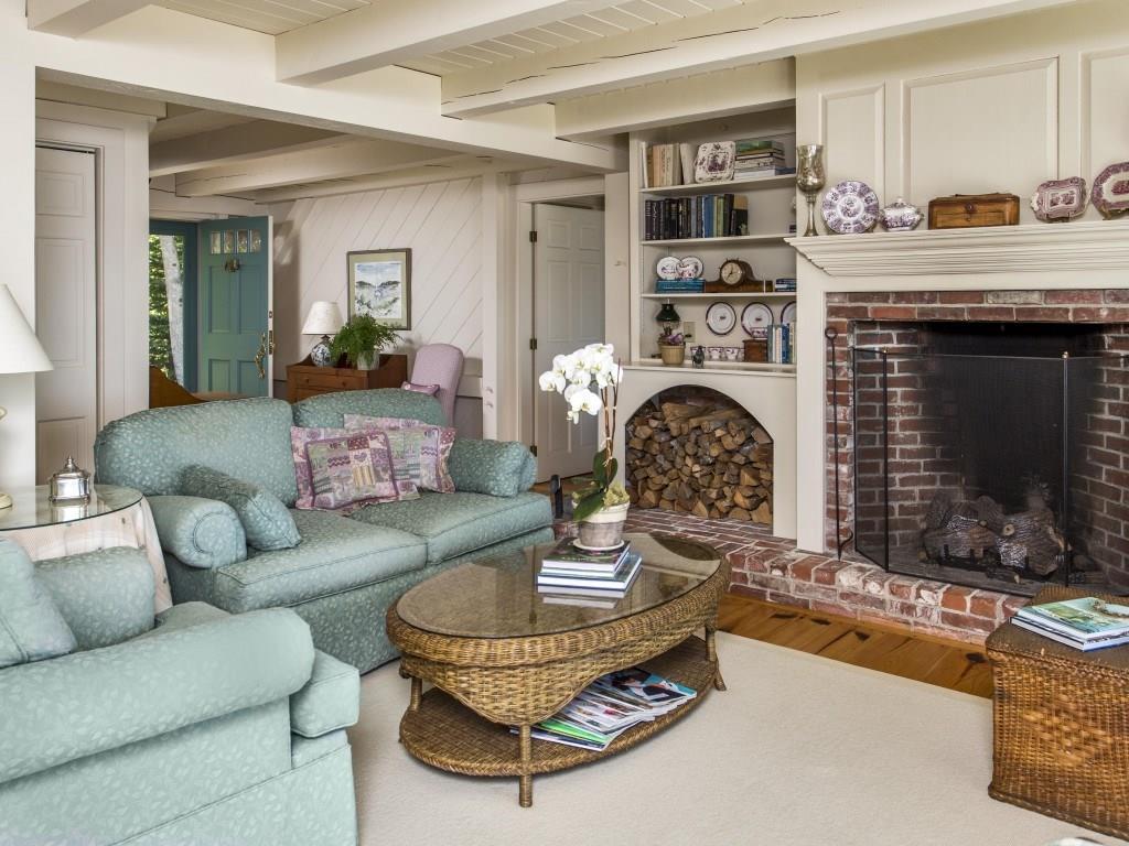 30 Decker Reef Road Boothbay, ME 04544 - Photo 6 of 29 Living room with water views, 2...