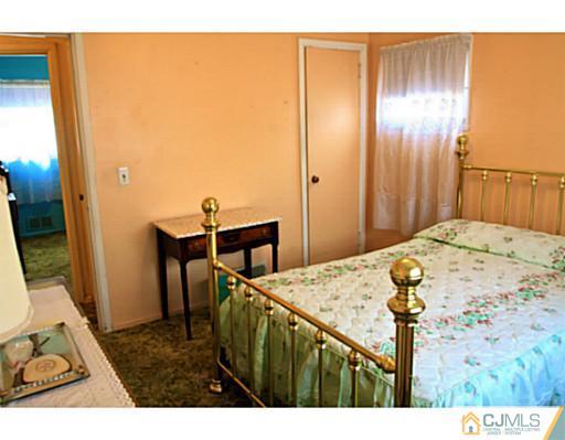 946 Raritan Road Clark, NJ 07066 - Photo 12 of 22 Gallery Image 12