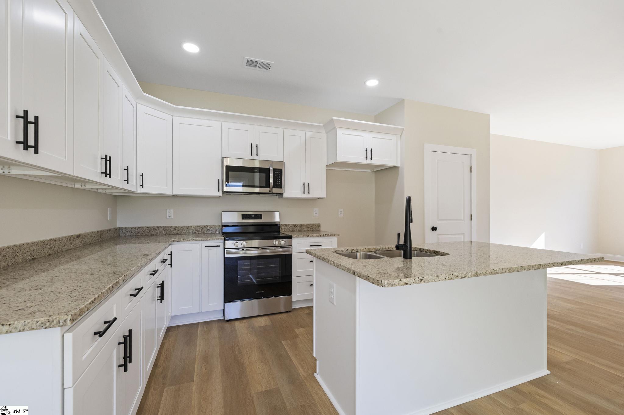 1717 Edwards Road Woodruff, SC 29388 - Photo 8 of 48 Gallery Image 8