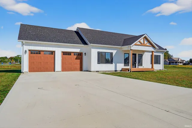 $314,900 | 203 Eagle Drive, Sweetser, IN 46953