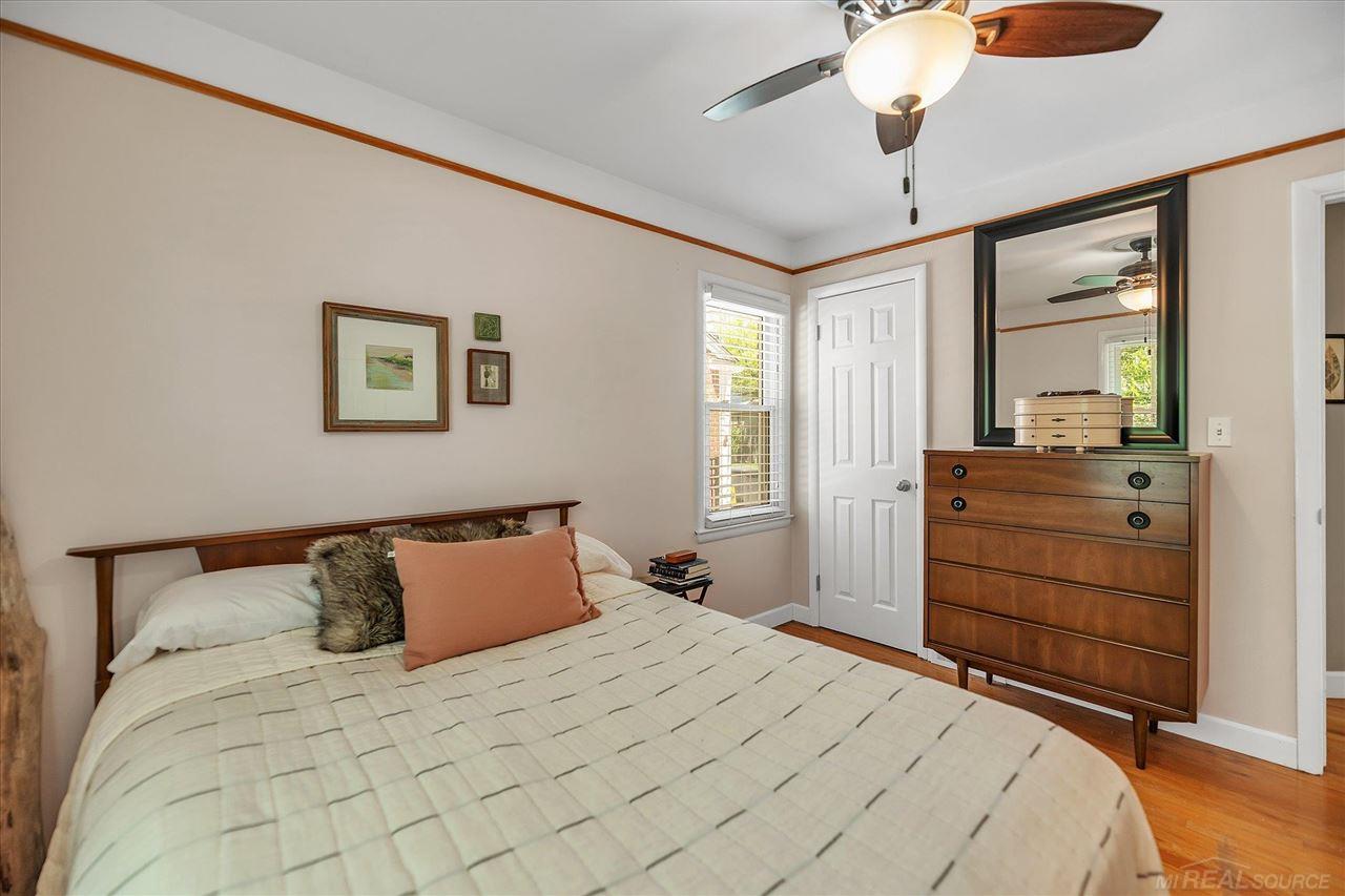 2406 West Webster Road Royal Oak, MI 48073 - Photo 20 of 42 50043968-19.JPG