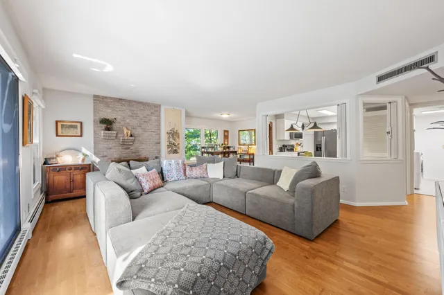 $359,000 | 3030 St Albans Mill Road, Unit 115, Minnetonka, MN 55305