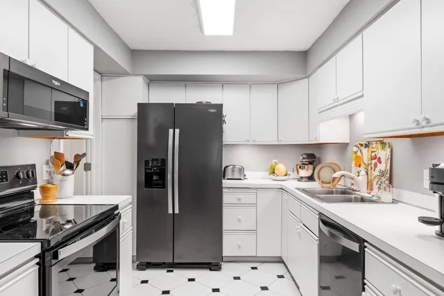 $359,000 | 3030 St Albans Mill Road, Unit 115, Minnetonka, MN 55305