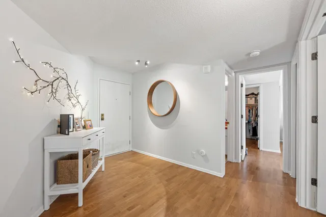 $359,000 | 3030 St Albans Mill Road, Unit 115, Minnetonka, MN 55305