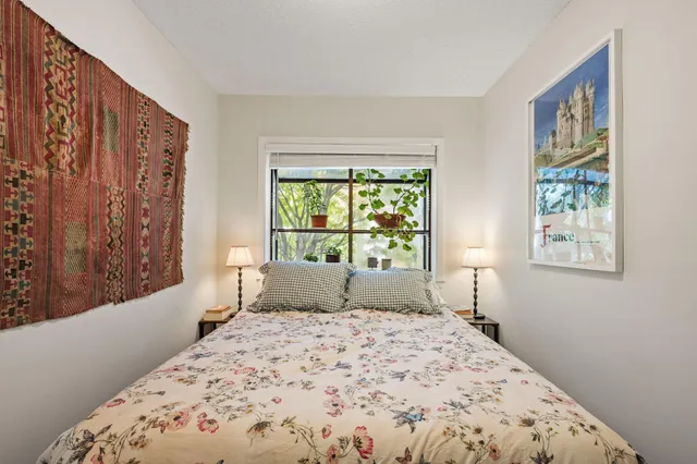 $359,000 | 3030 St Albans Mill Road, Unit 115, Minnetonka, MN 55305