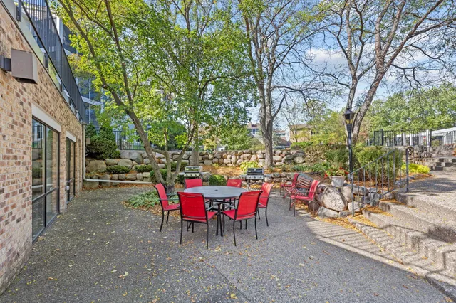 $359,000 | 3030 St Albans Mill Road, Unit 115, Minnetonka, MN 55305