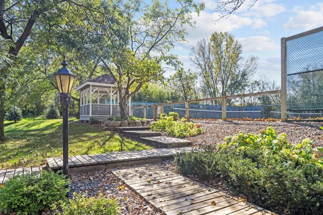 $359,000 | 3030 St Albans Mill Road, Unit 115, Minnetonka, MN 55305