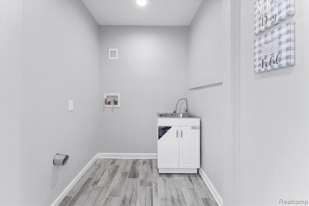 21408 Inkster Road Southfield, MI 48033 - Photo 11 of 24 Gallery Image 11